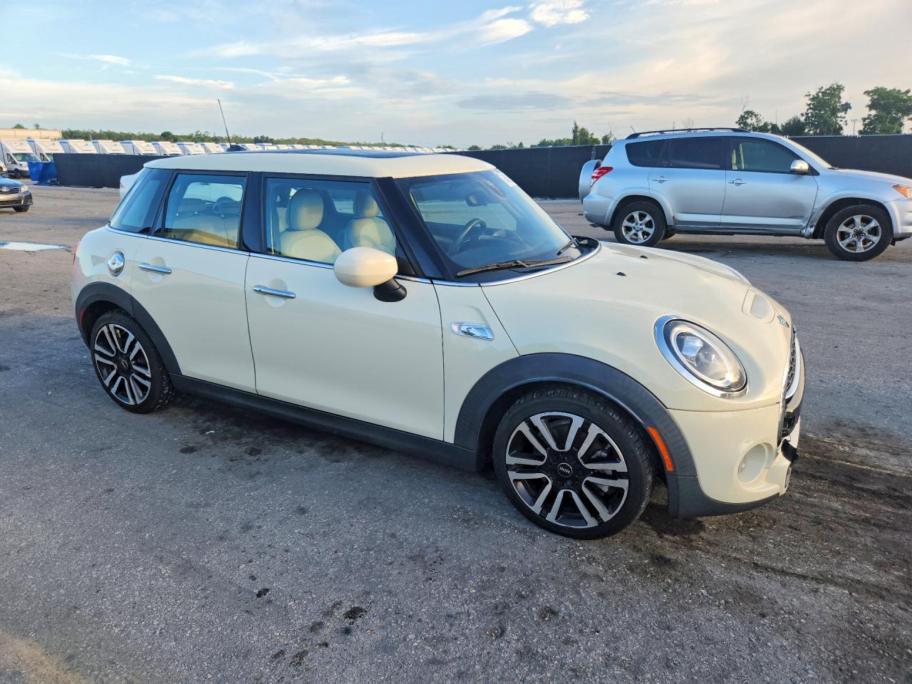 WMWXU9C02M2P04629 · 2021 MINI COOPER · 4/12