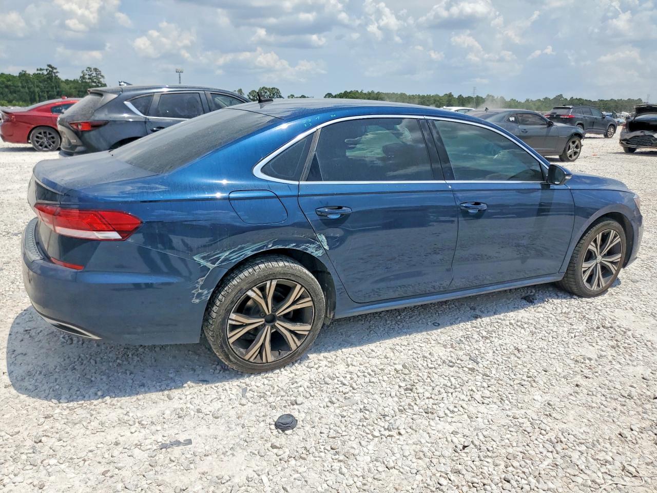 1VWSA7A37NC005044 · 2022 VOLKSWAGEN PASSAT · 3/12