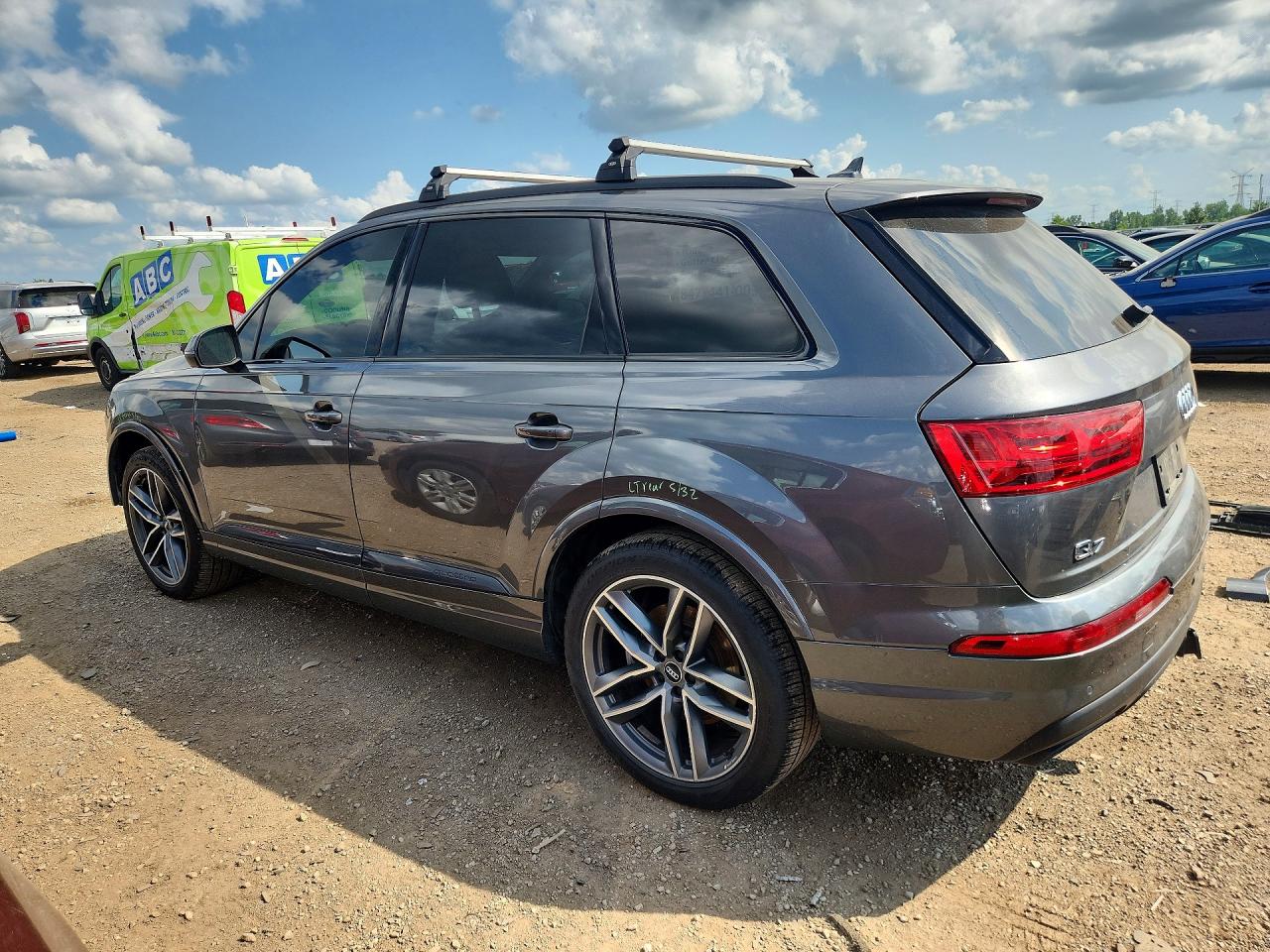 WA1VABF78JD034064 · 2018 AUDI Q7 · 2/13