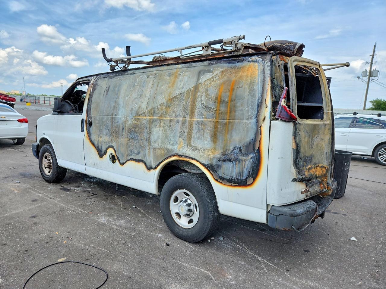 1GCWGFCA3D1904101 · 2013 CHEVROLET EXPRESS G2500 · 2/12