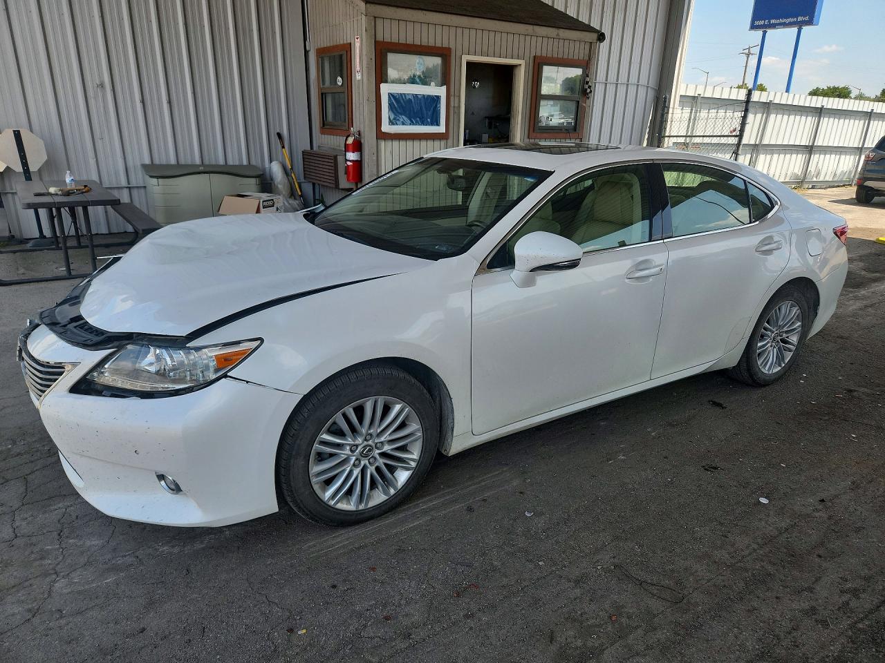 JTHBK1GG6F2194010 · 2015 LEXUS ES
