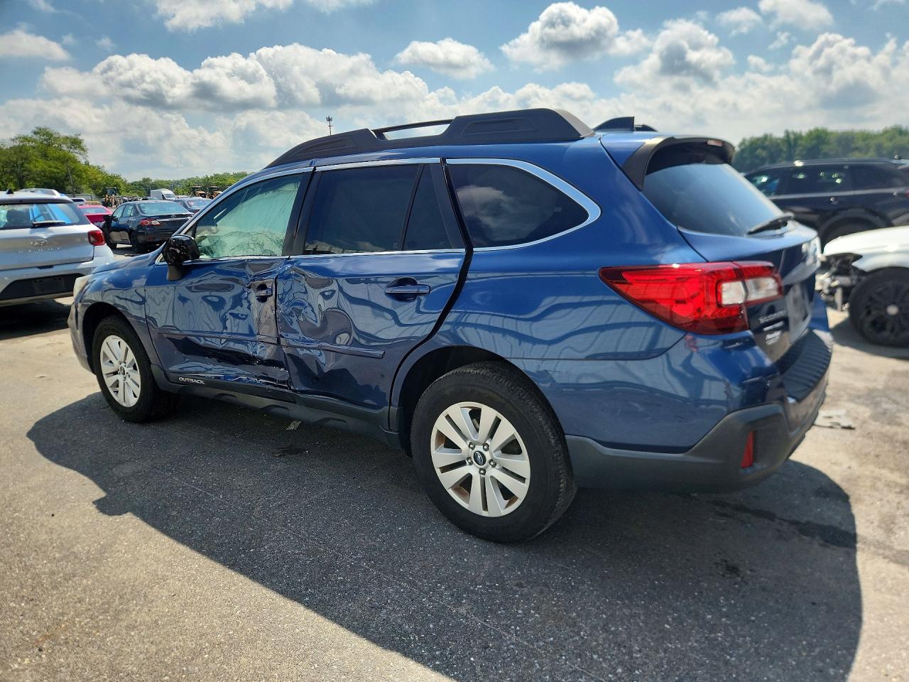 4S4BSAFC2K3303109 · 2019 SUBARU OUTBACK · 2/12