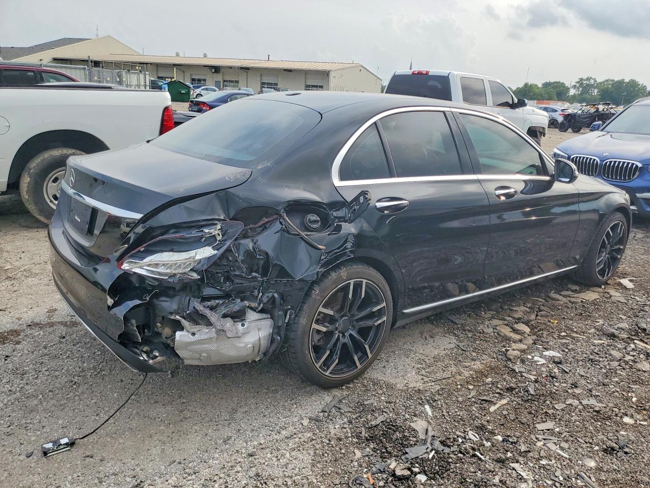 55SWF4JB3GU160433 · 2016 MERCEDES-BENZ C · 3/11