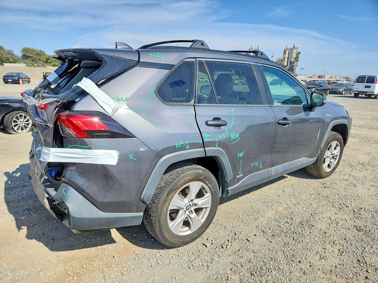 2T3RWRFV0LW051513 · 2020 TOYOTA RAV4 HYBRID · 3/13