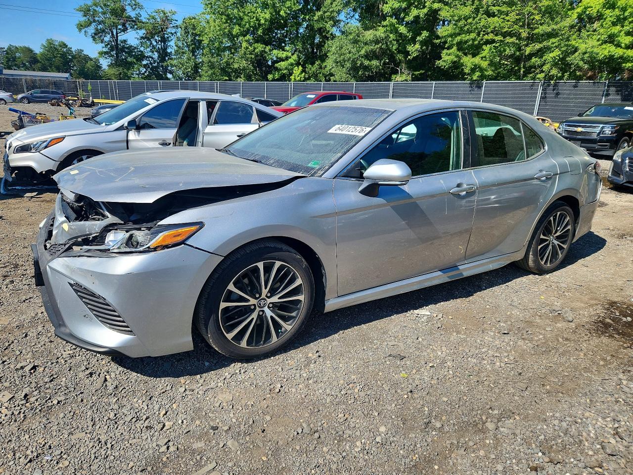 4T1B11HK5JU670831 · 2018 TOYOTA CAMRY