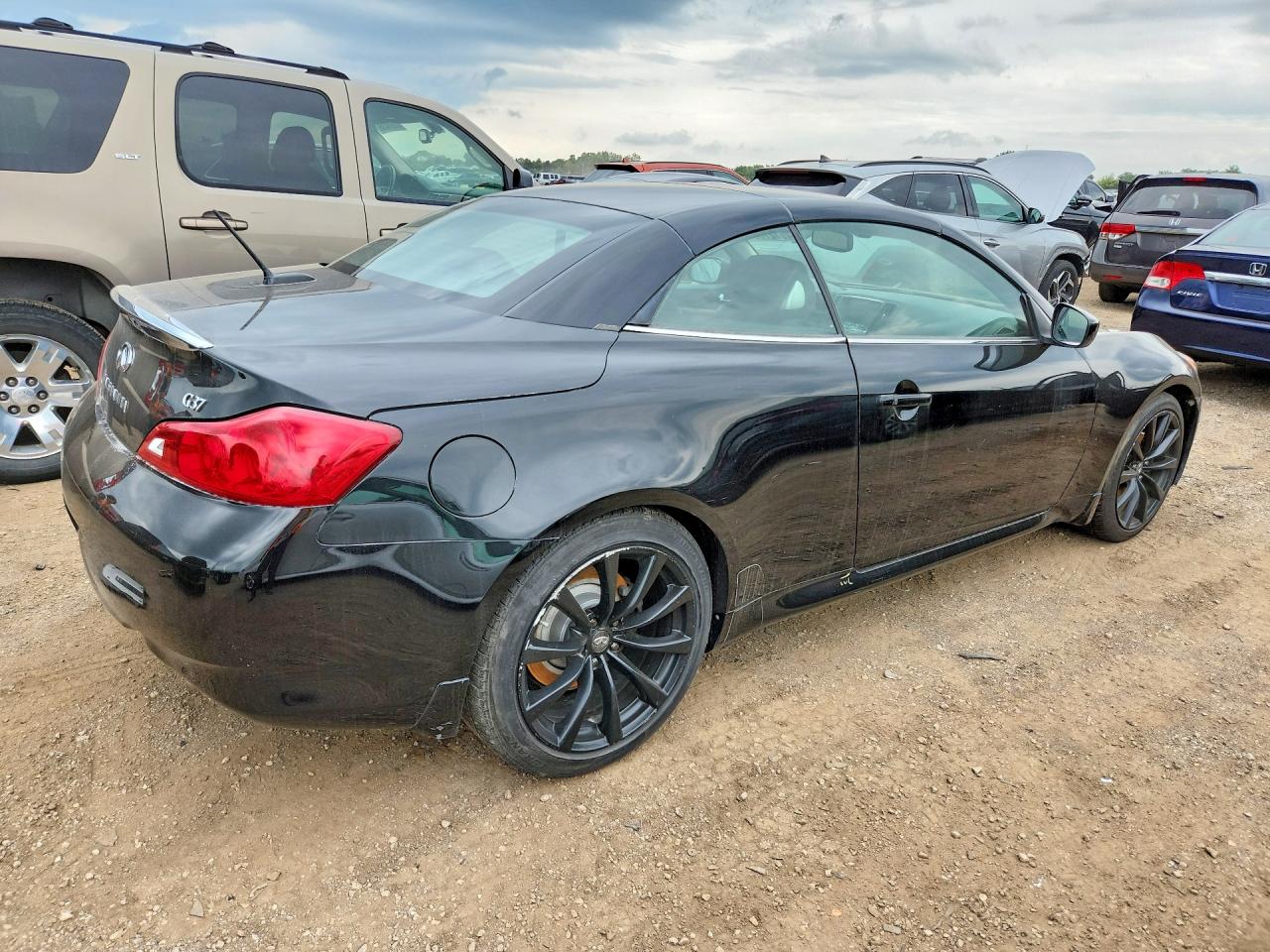 JNKCV66E29M723843 · 2009 INFINITI G37 · 3/13