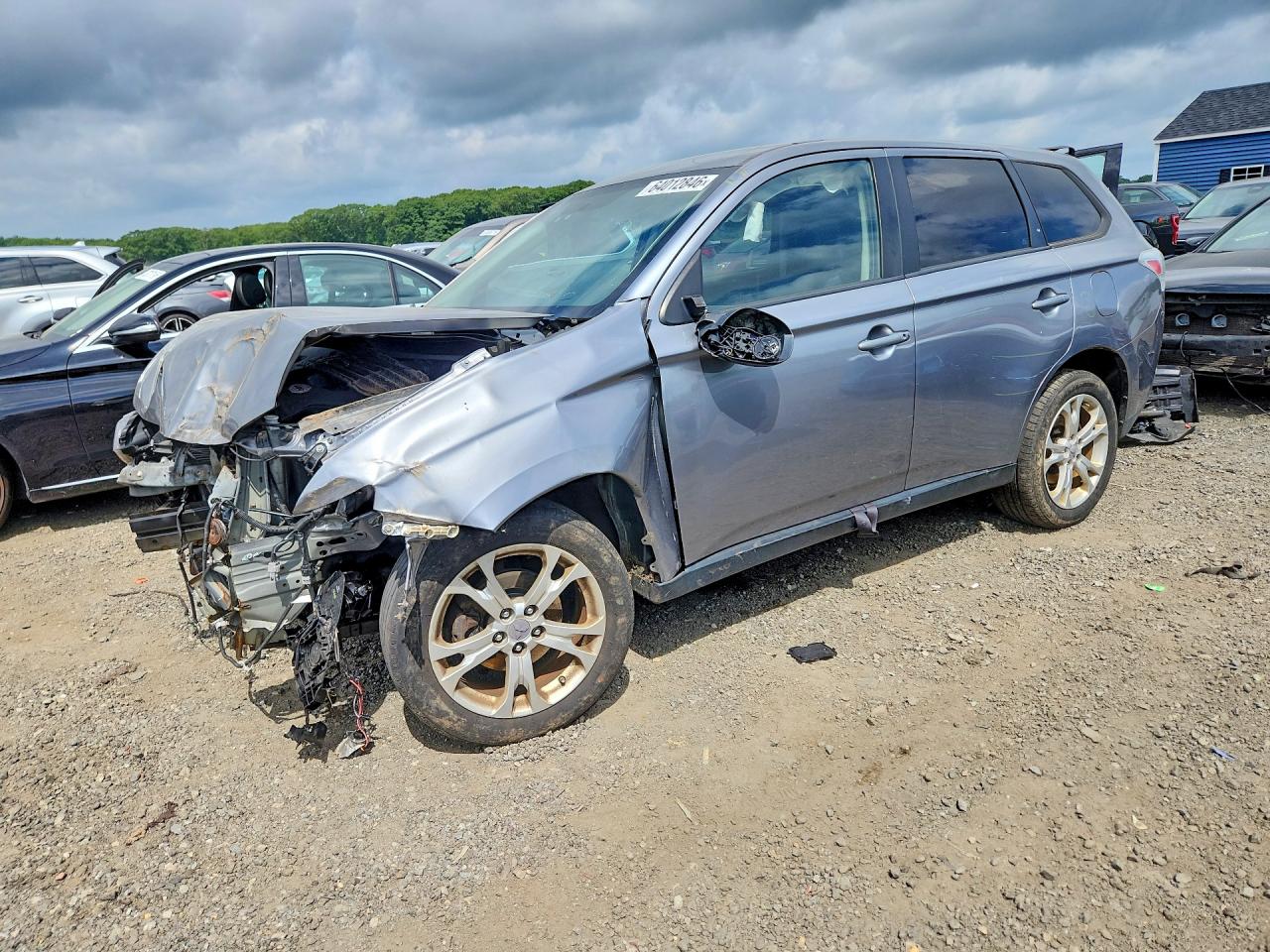 JA4AZ3A39EZ009877 · 2014 MITSUBISHI OUTLANDER