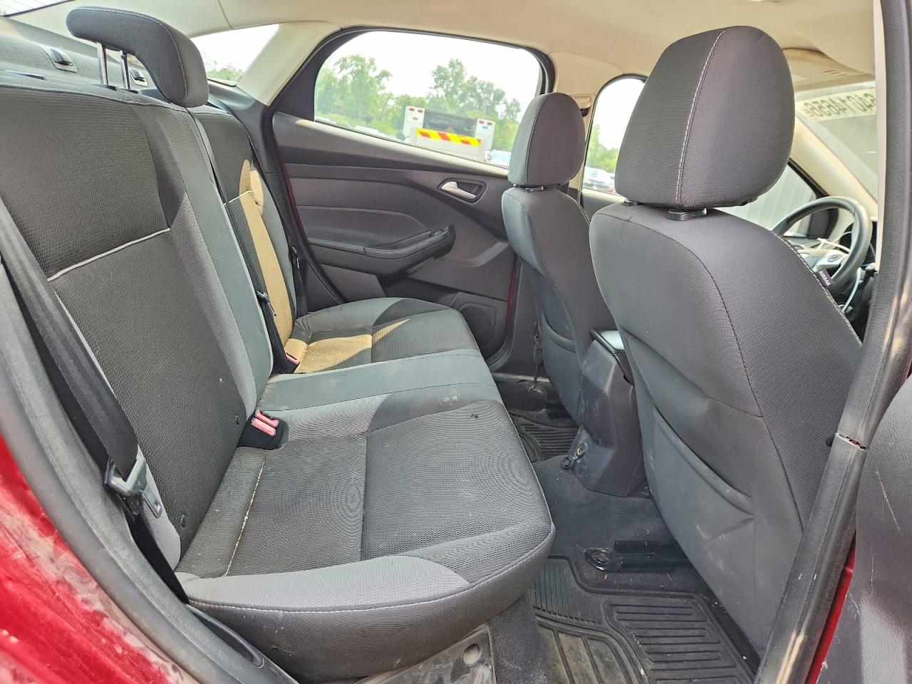 1FADP3F26EL128469 · 2014 FORD FOCUS · 10/12