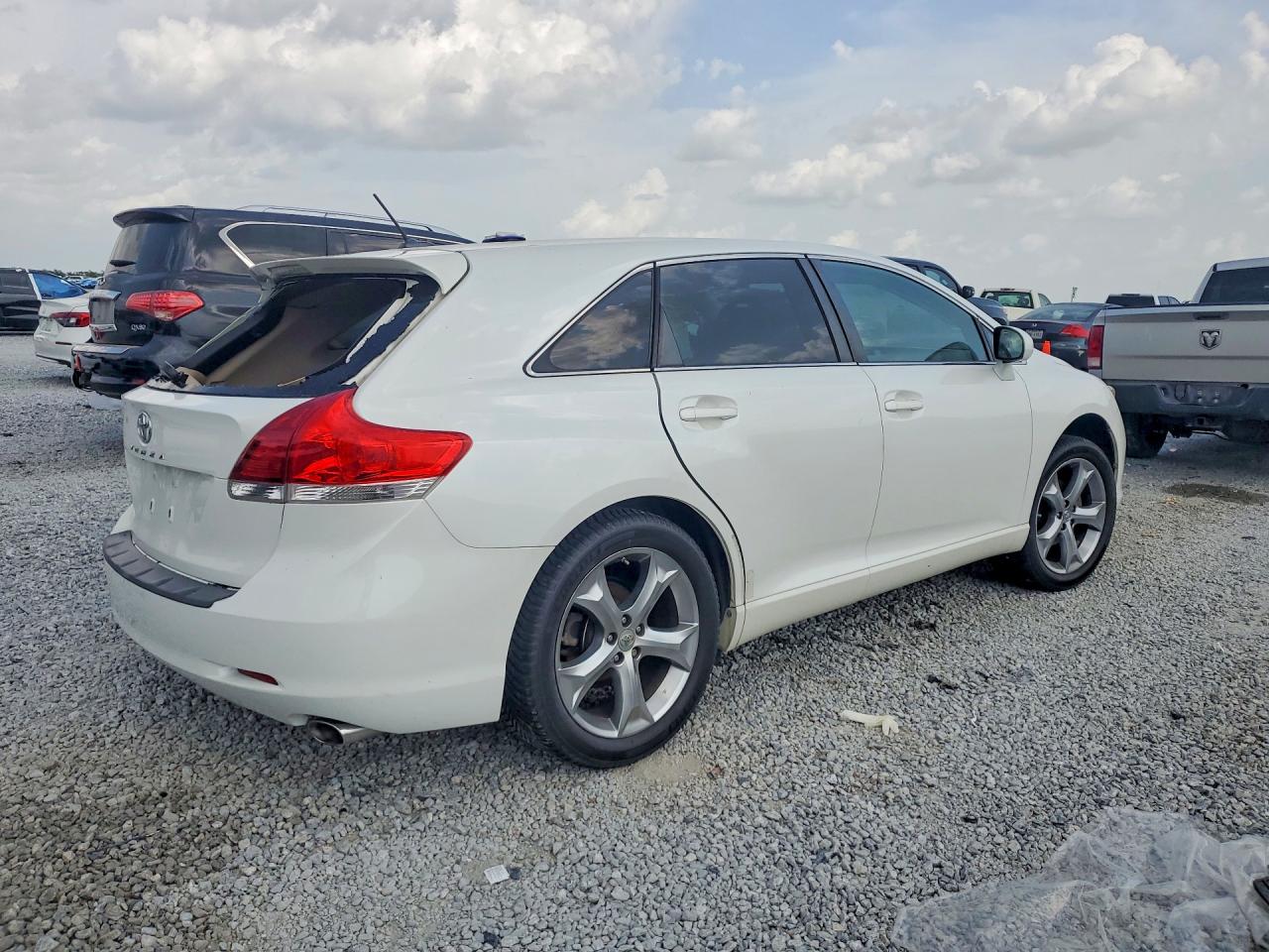 4T3ZK3BBXAU032338 · 2010 TOYOTA VENZA · 3/13