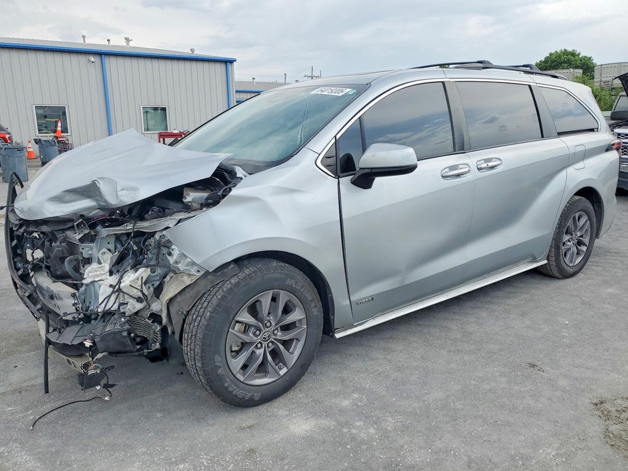 5TDYRKEC2MS029218 · 2021 TOYOTA SIENNA
