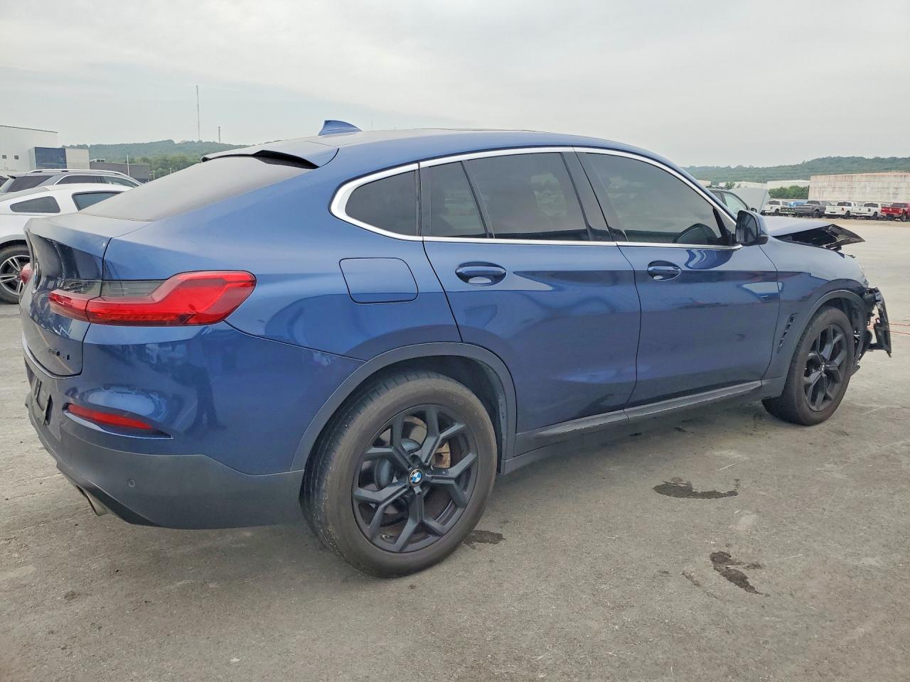 5UX2V1C05M9H10428 · 2021 BMW X4 · 3/14