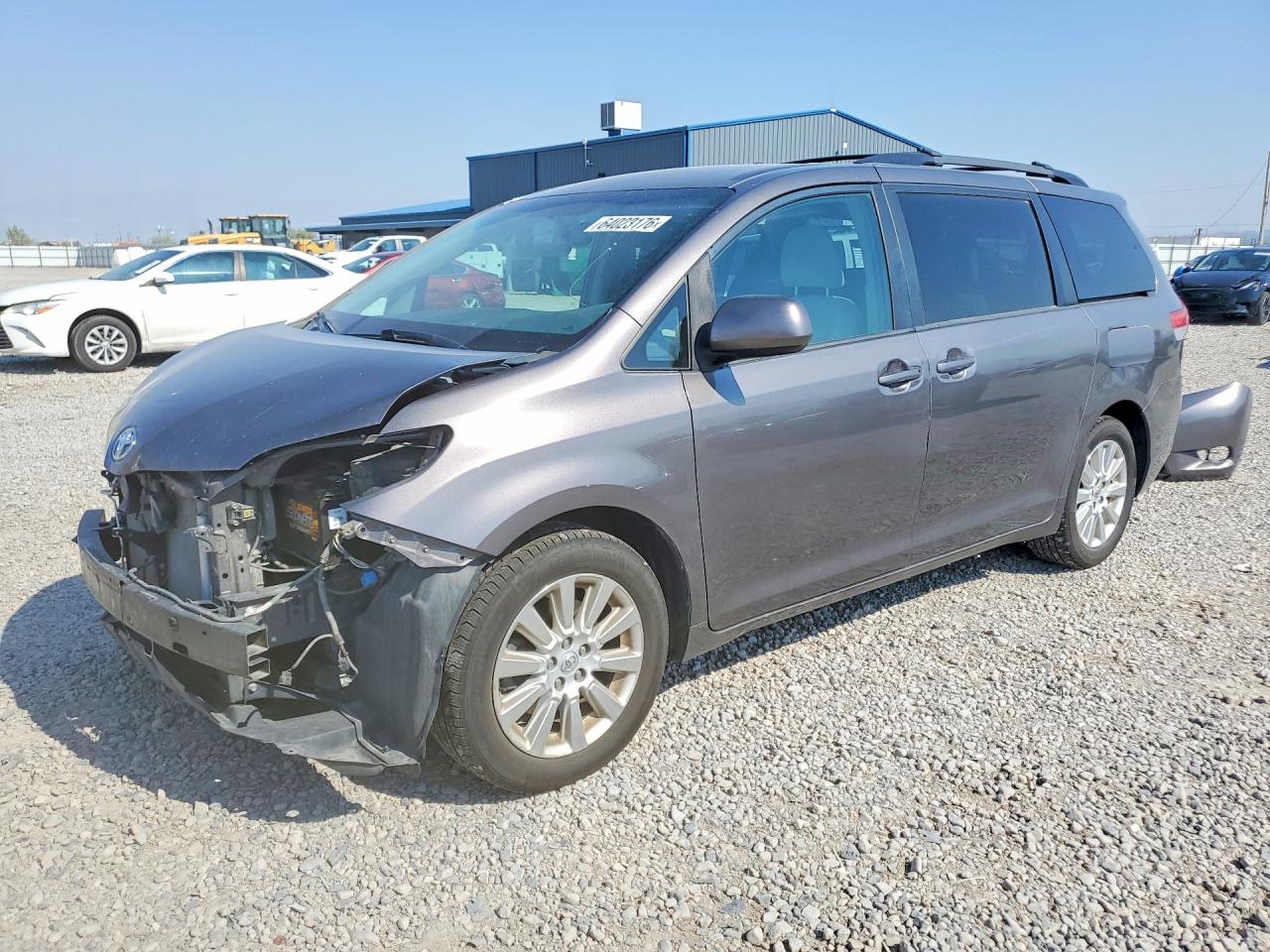 5TDJK3DC5DS061108 · 2013 TOYOTA SIENNA