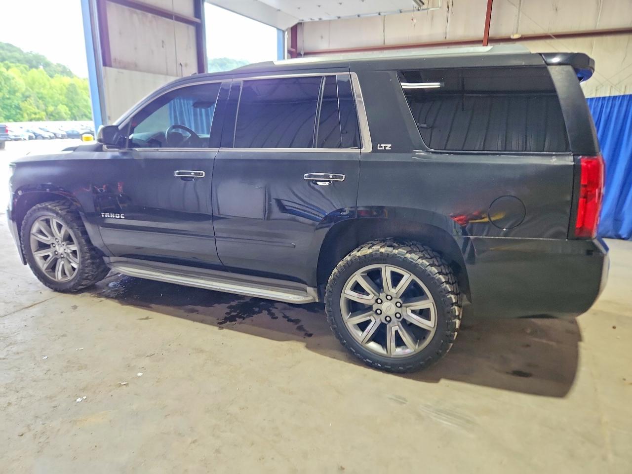 1GNSCCKC1FR161882 · 2015 CHEVROLET TAHOE · 2/13
