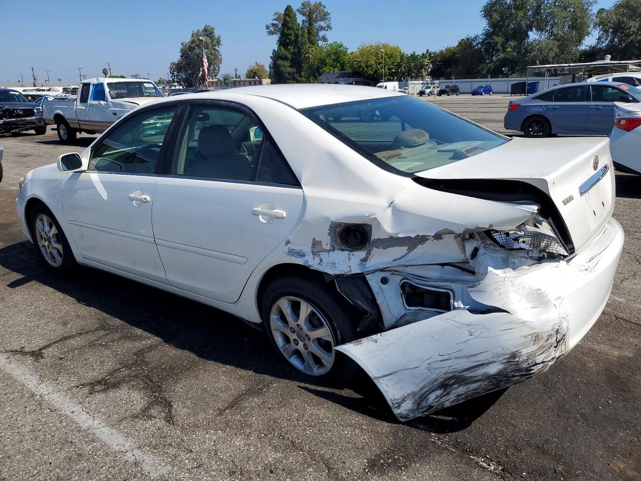 JTDBE32K540287626 · 2004 TOYOTA CAMRY · 2/12