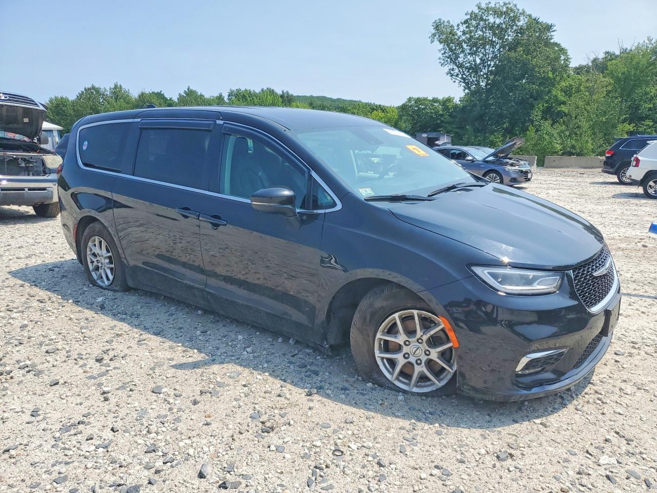 2C4RC1BG4PR532673 · 2023 CHRYSLER PACIFICA · 4/13
