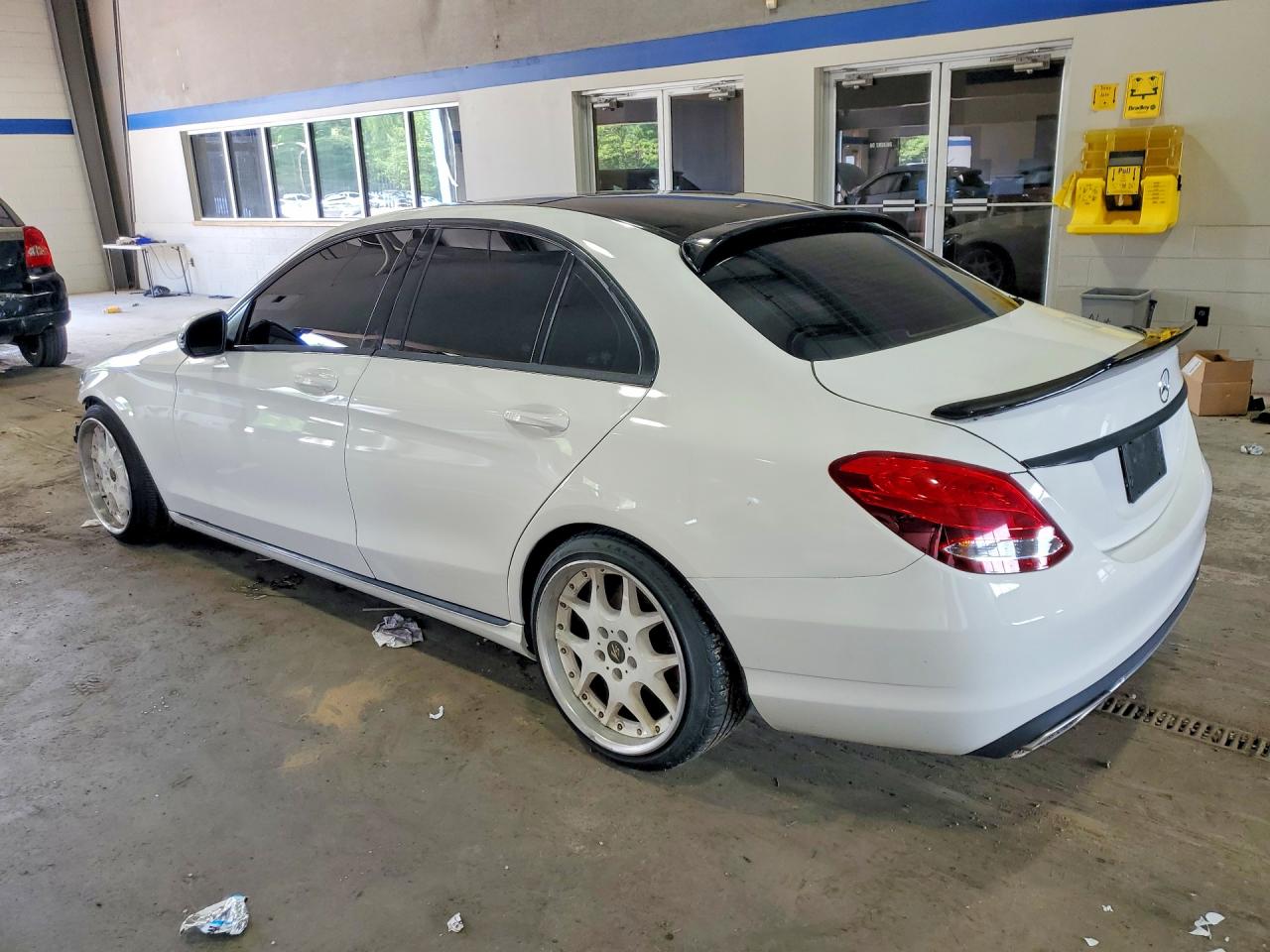 55SWF4KBXGU136466 · 2016 MERCEDES-BENZ C · 2/13