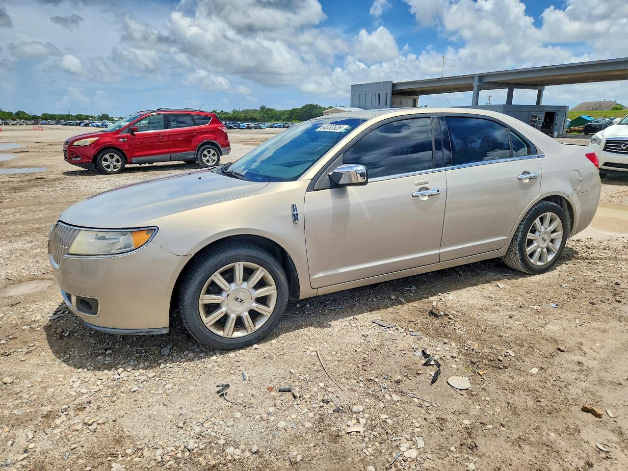 3LNHL2GC7AR630827 · 2010 LINCOLN MKZ