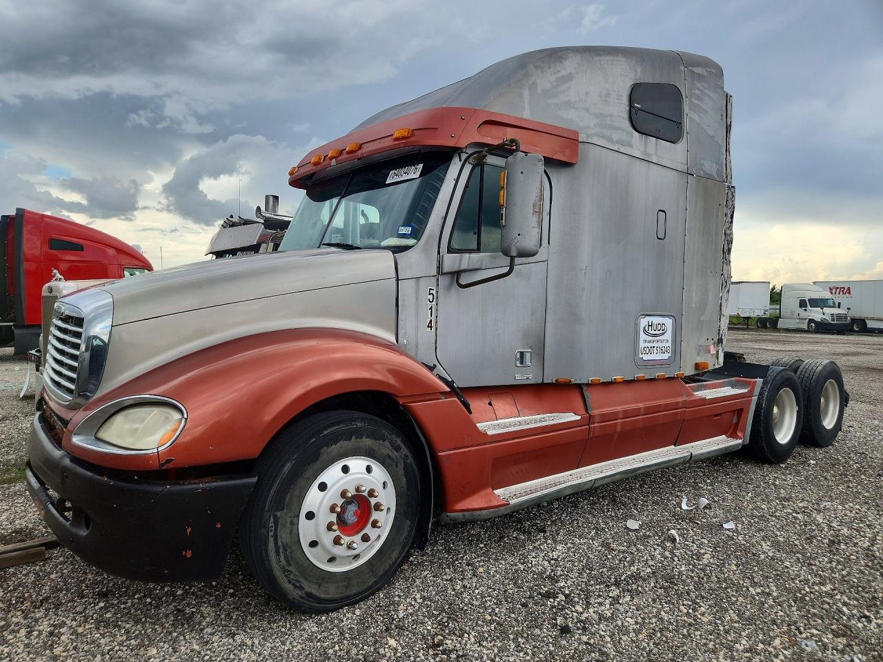 1FUJA6BD91LJ23681 · 2001 FREIGHTLINER COLUMBIA 1