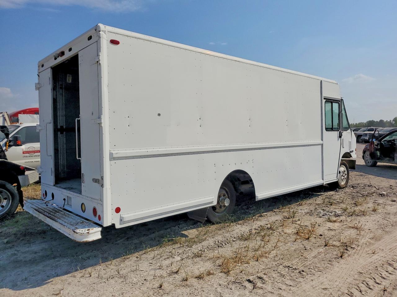 4UZAANDH35CU14986 · 2005 FREIGHTLINER MT45 CHASSIS · 3/13