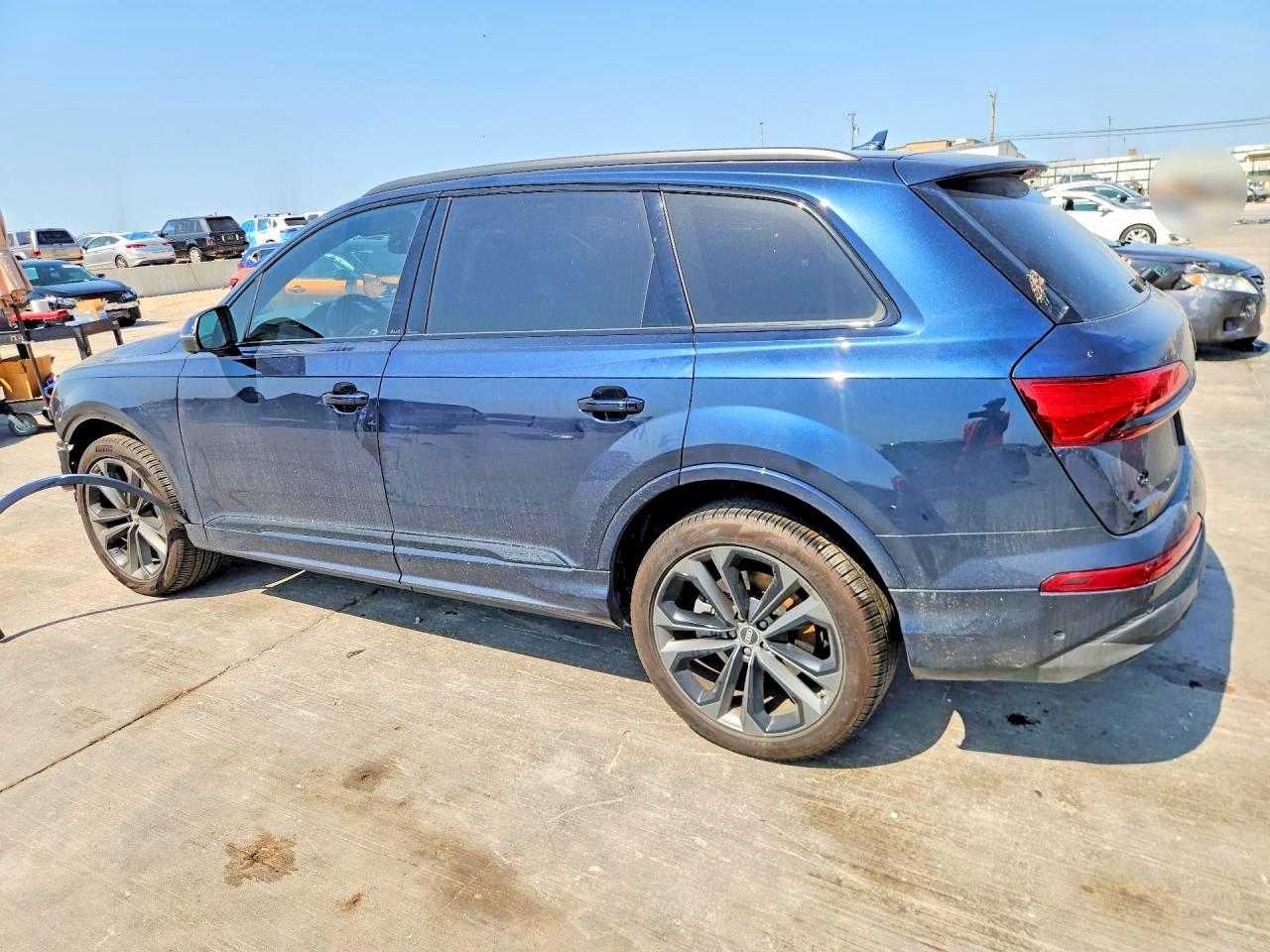 WA1LVBF76SD024002 · 2025 AUDI Q7 · 2/14