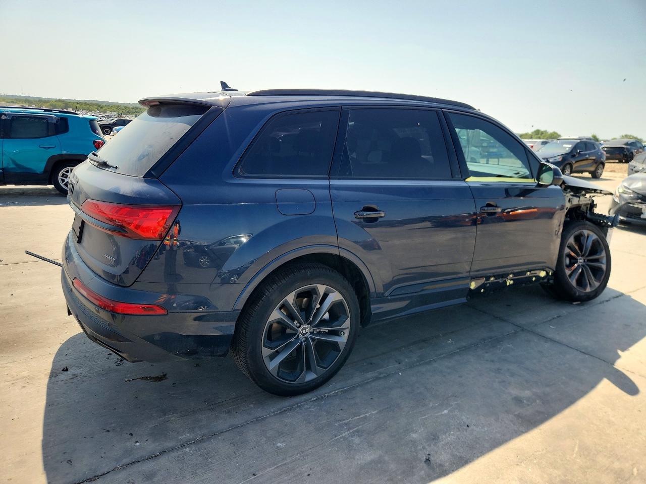 WA1LVBF76SD024002 · 2025 AUDI Q7 · 3/14
