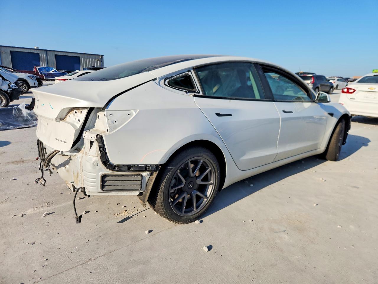 5YJ3E1EB1MF065638 · 2021 TESLA MODEL 3 · 3/13
