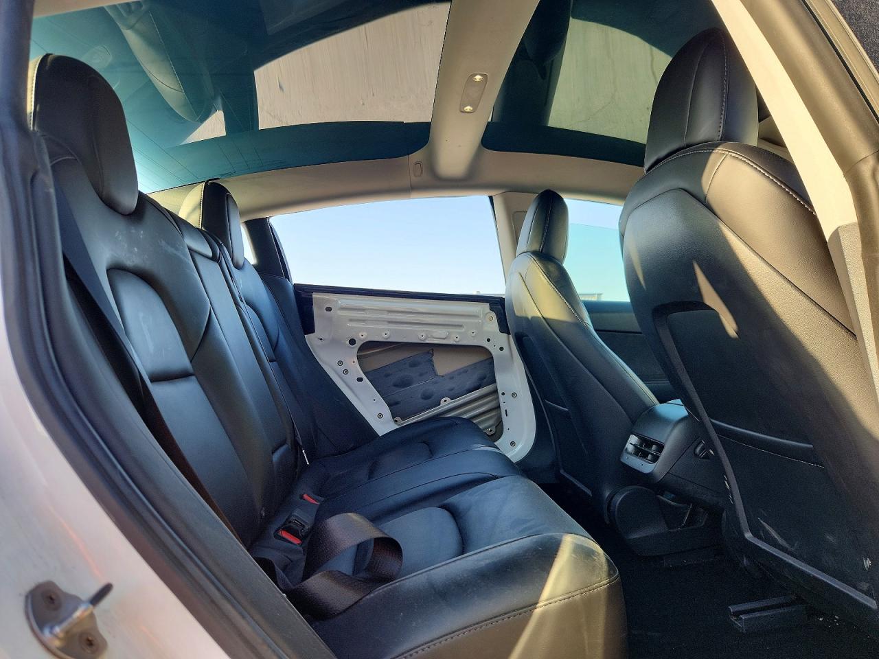 5YJ3E1EB1MF065638 · 2021 TESLA MODEL 3 · 10/13
