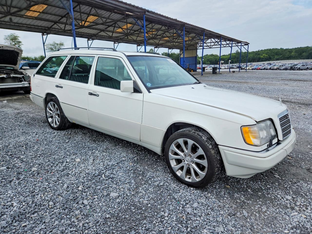 WDBEA92E3SF303126 · 1995 MERCEDES-BENZ E · 4/12
