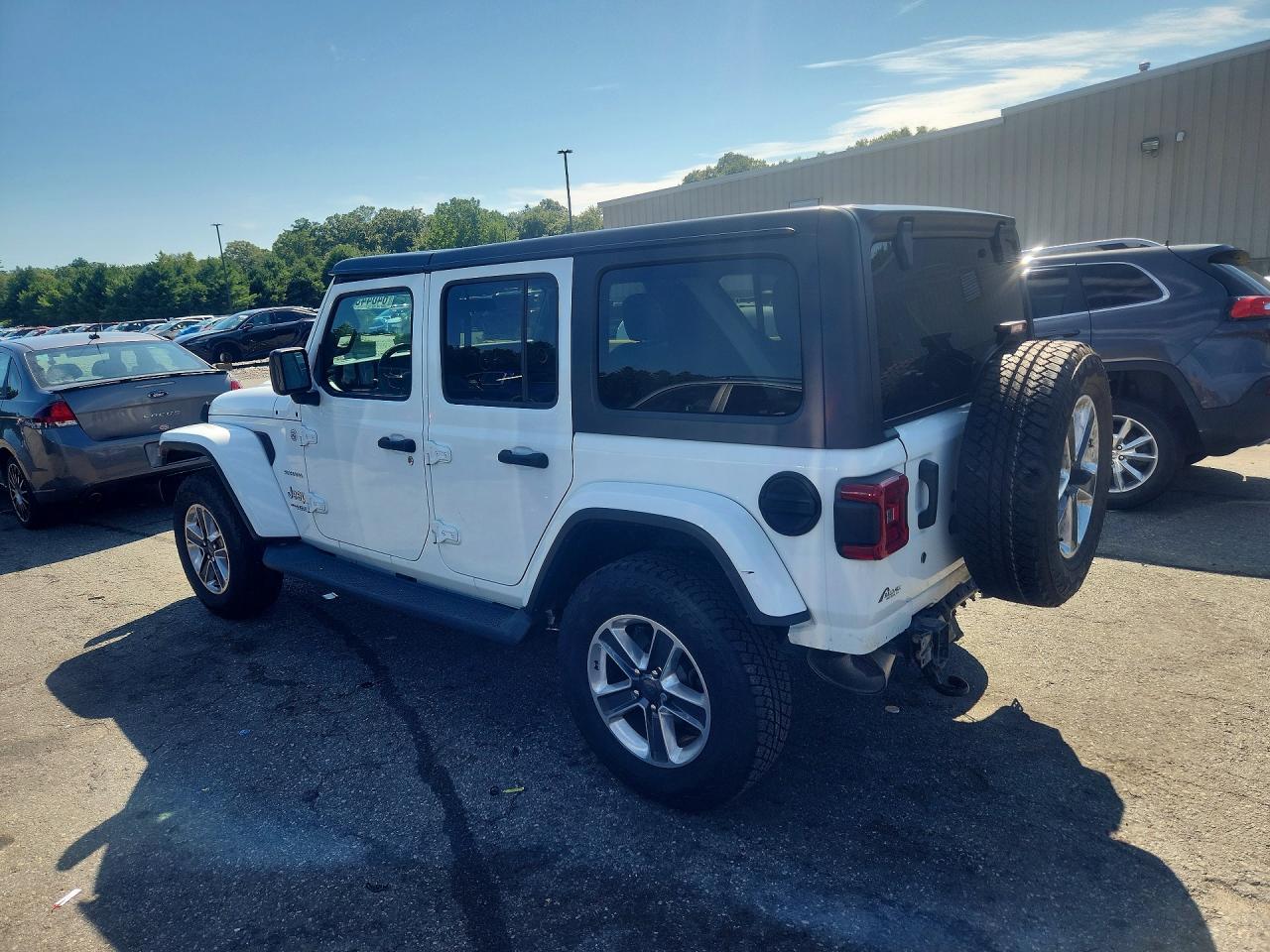 1C4HJXEN5KW690597 · 2019 JEEP WRANGLER UNLIMITED · 2/13