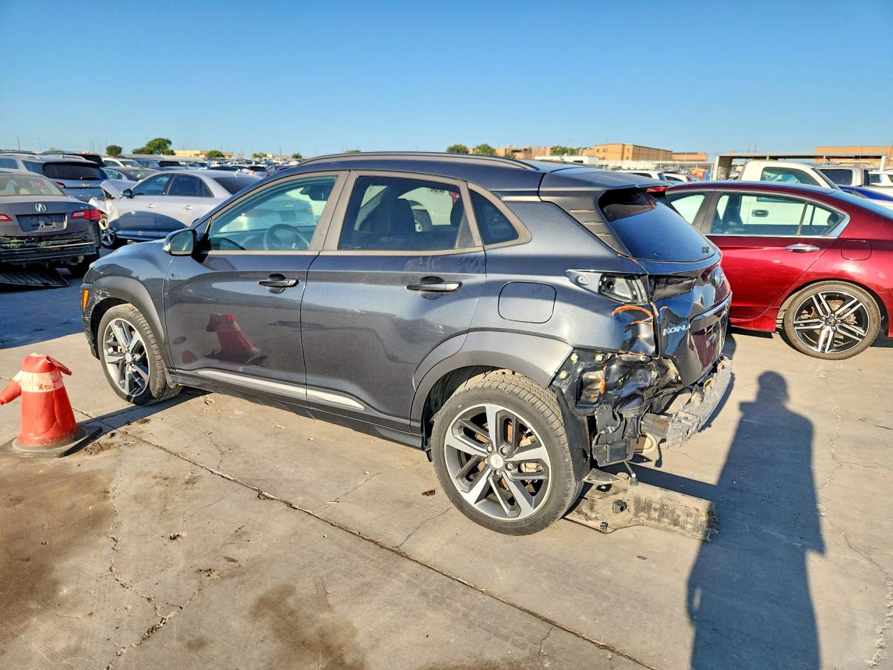 KM8K5CA59JU128278 · 2018 HYUNDAI KONA · 2/13