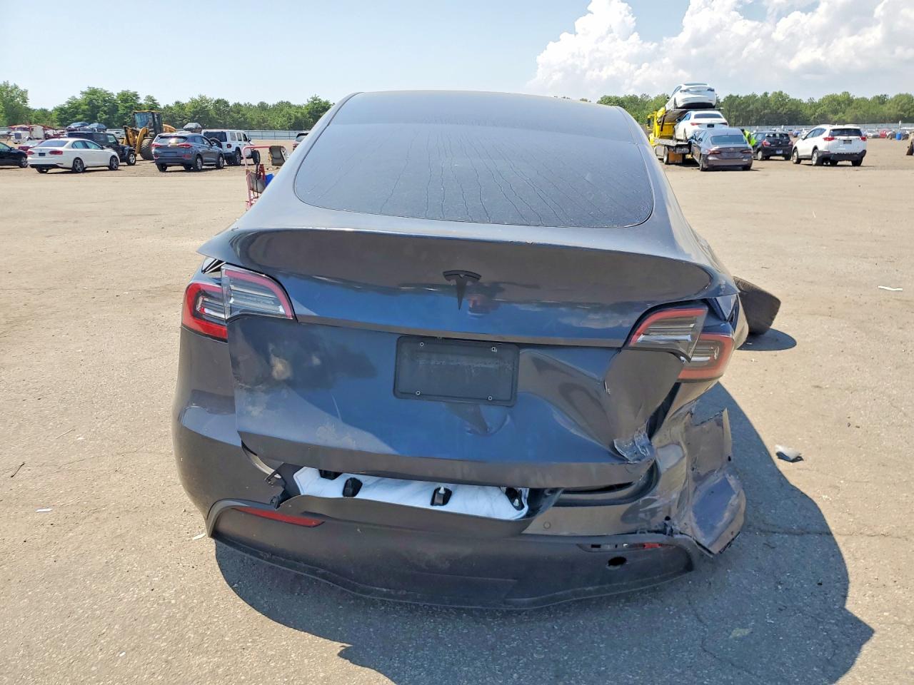 5YJYGDEEXMF203821 · 2021 TESLA MODEL Y · 6/14