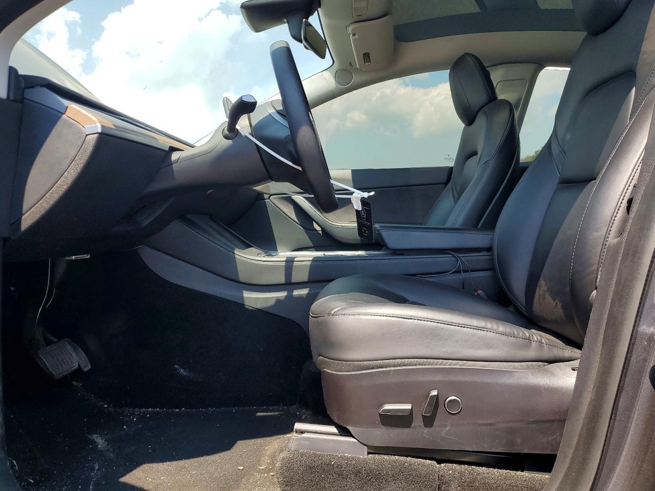 5YJYGDEEXMF203821 · 2021 TESLA MODEL Y · 7/14