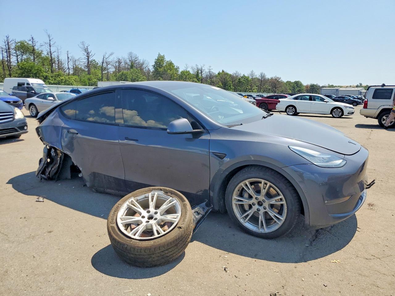 5YJYGDEEXMF203821 · 2021 TESLA MODEL Y · 4/14