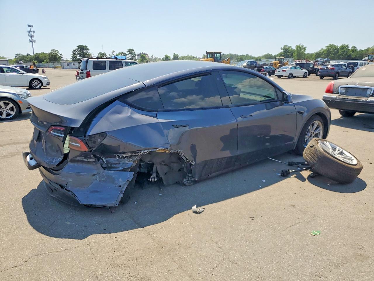 5YJYGDEEXMF203821 · 2021 TESLA MODEL Y · 3/14