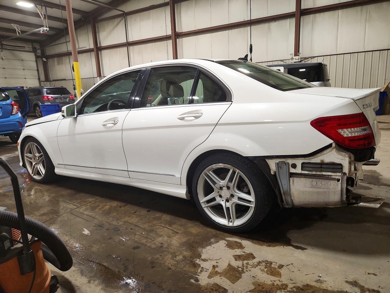 WDDGF8AB1DR281714 · 2013 MERCEDES-BENZ C · 2/12