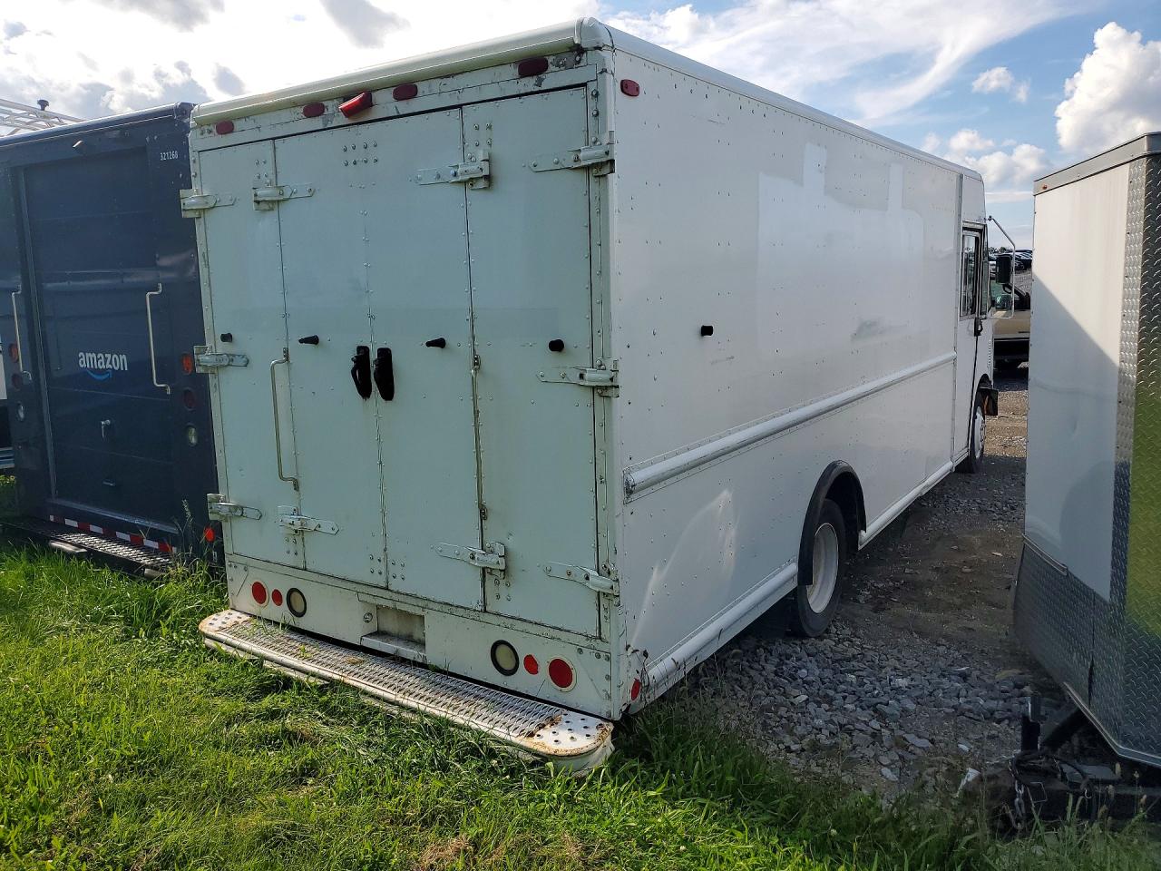 4UZAANBW17CY45024 · 2007 FREIGHTLINER CHASSIS · 3/13
