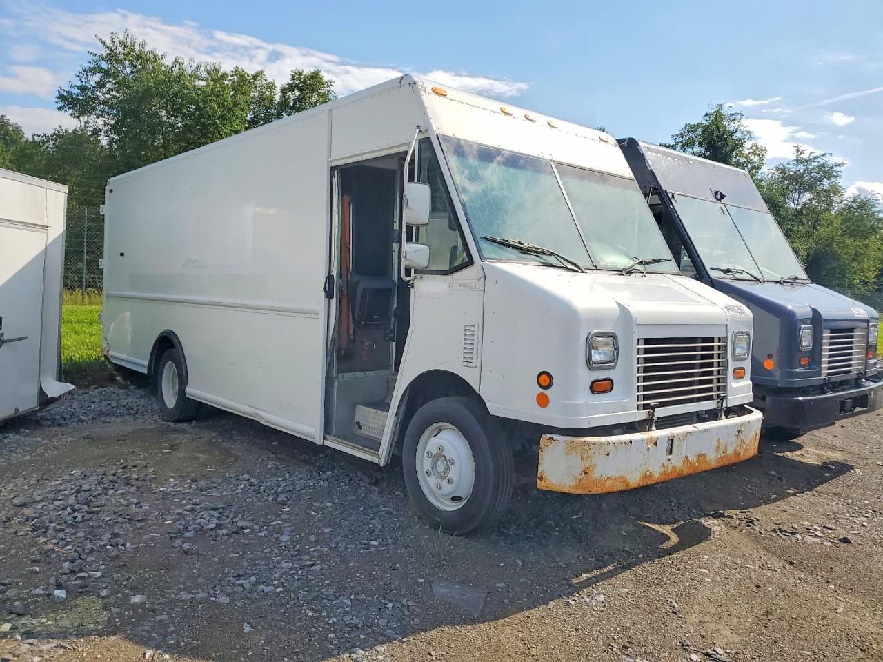 4UZAANBW17CY45024 · 2007 FREIGHTLINER CHASSIS · 4/13