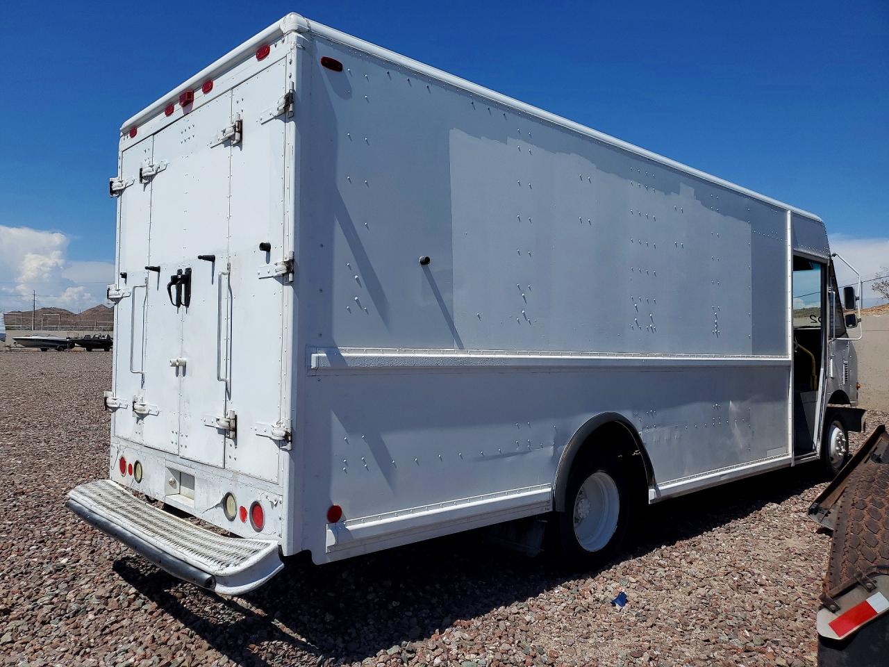 4UZAANBW15CU14941 · 2005 FREIGHTLINER MT45 CHASSIS · 3/12