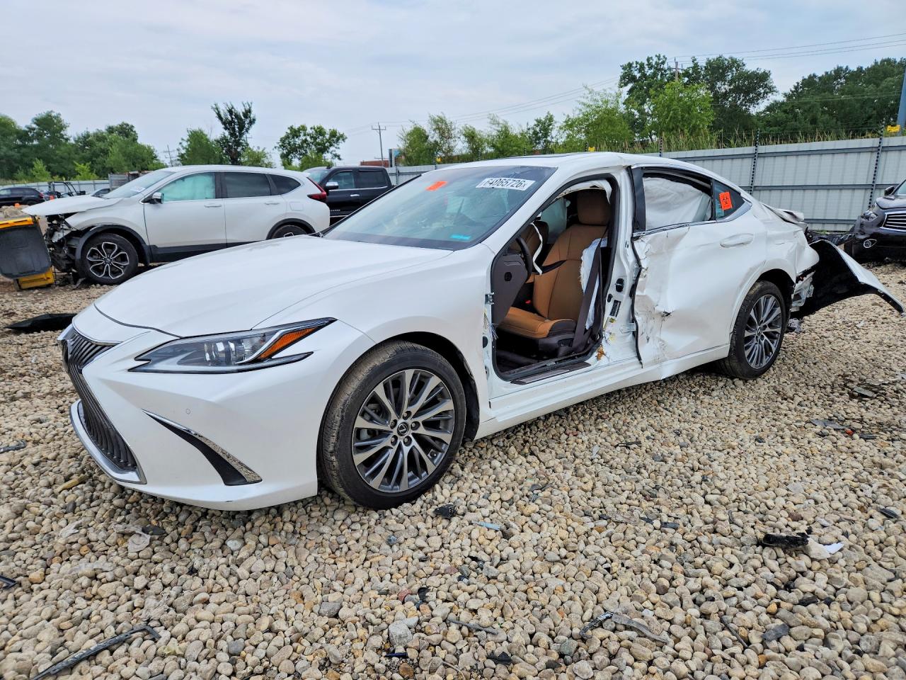 58AD11D1XMU001876 · 2021 LEXUS ES 250