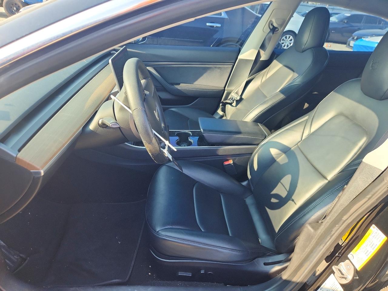 5YJ3E1EB8KF413268 · 2019 TESLA MODEL 3 · 7/12