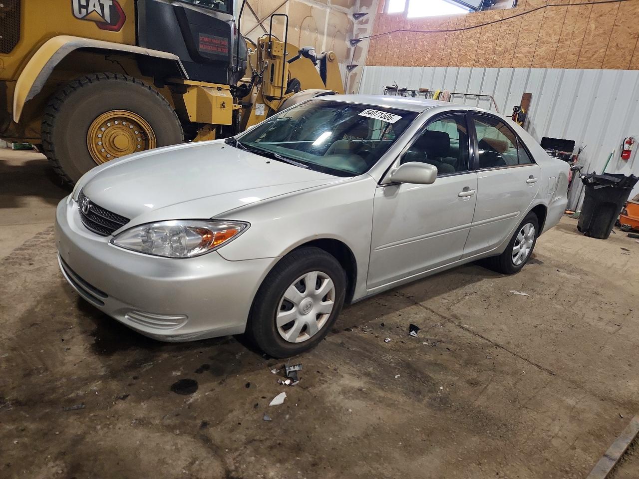 4T1BE32K52U042424 · 2002 TOYOTA CAMRY