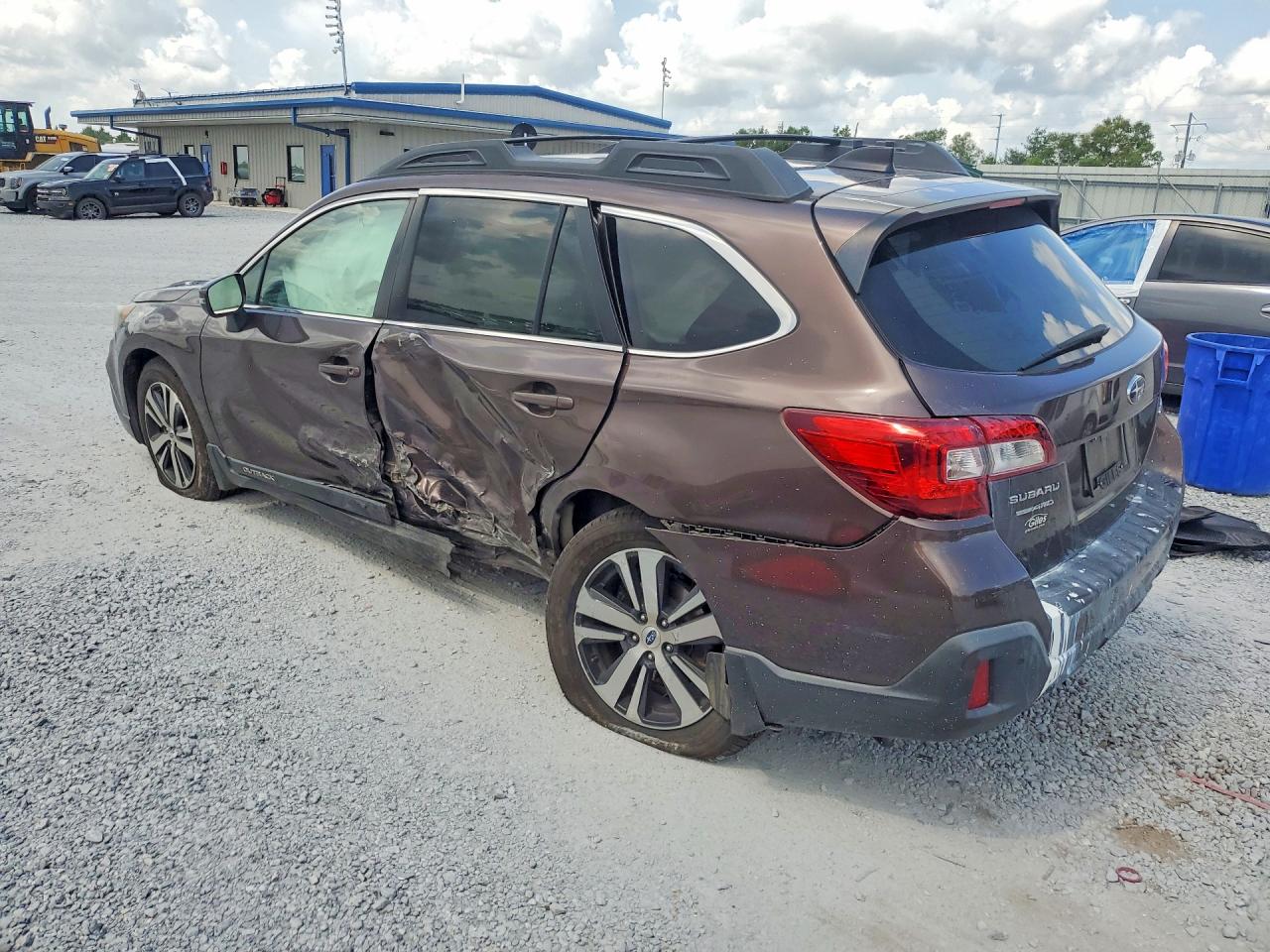 4S4BSANC3K3331549 · 2019 SUBARU OUTBACK · 2/13