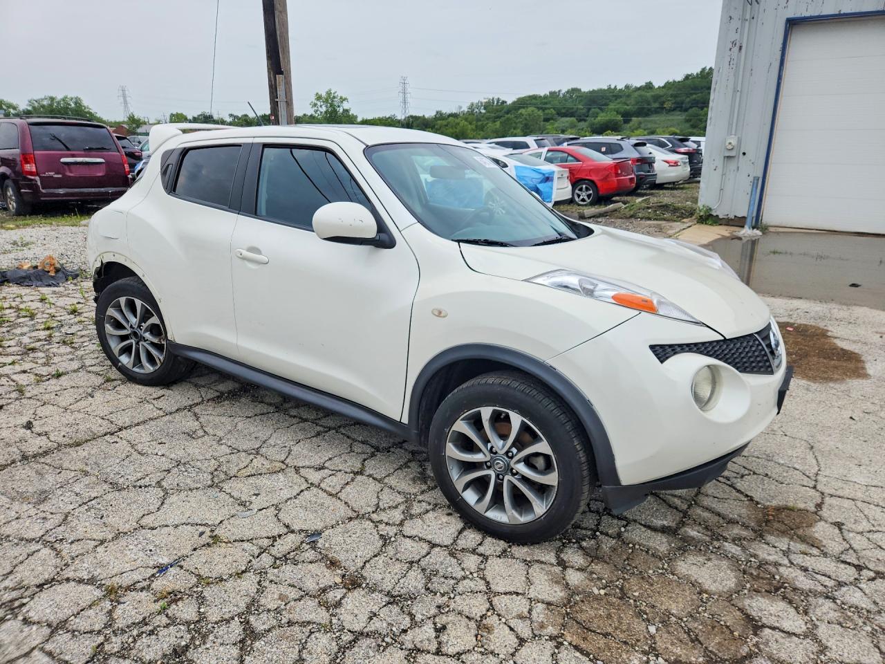 JN8AF5MV7DT211985 · 2013 NISSAN JUKE · 4/13