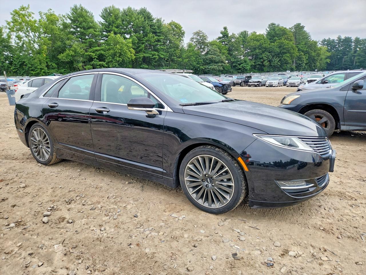 3LN6L2LU8GR603277 · 2016 LINCOLN MKZ · 4/12