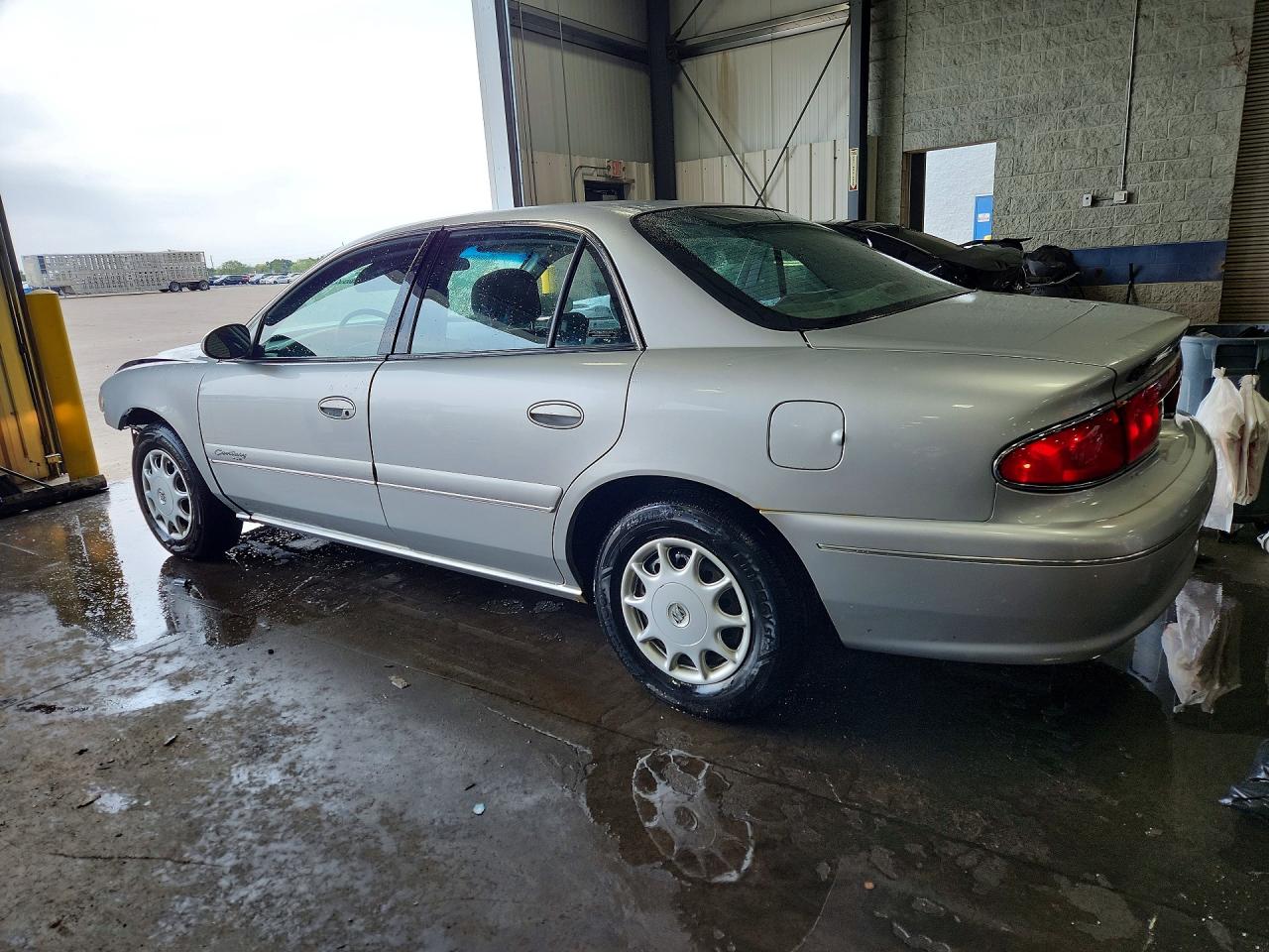 2G4WS52JX11326798 · 2001 BUICK CENTURY · 2/13
