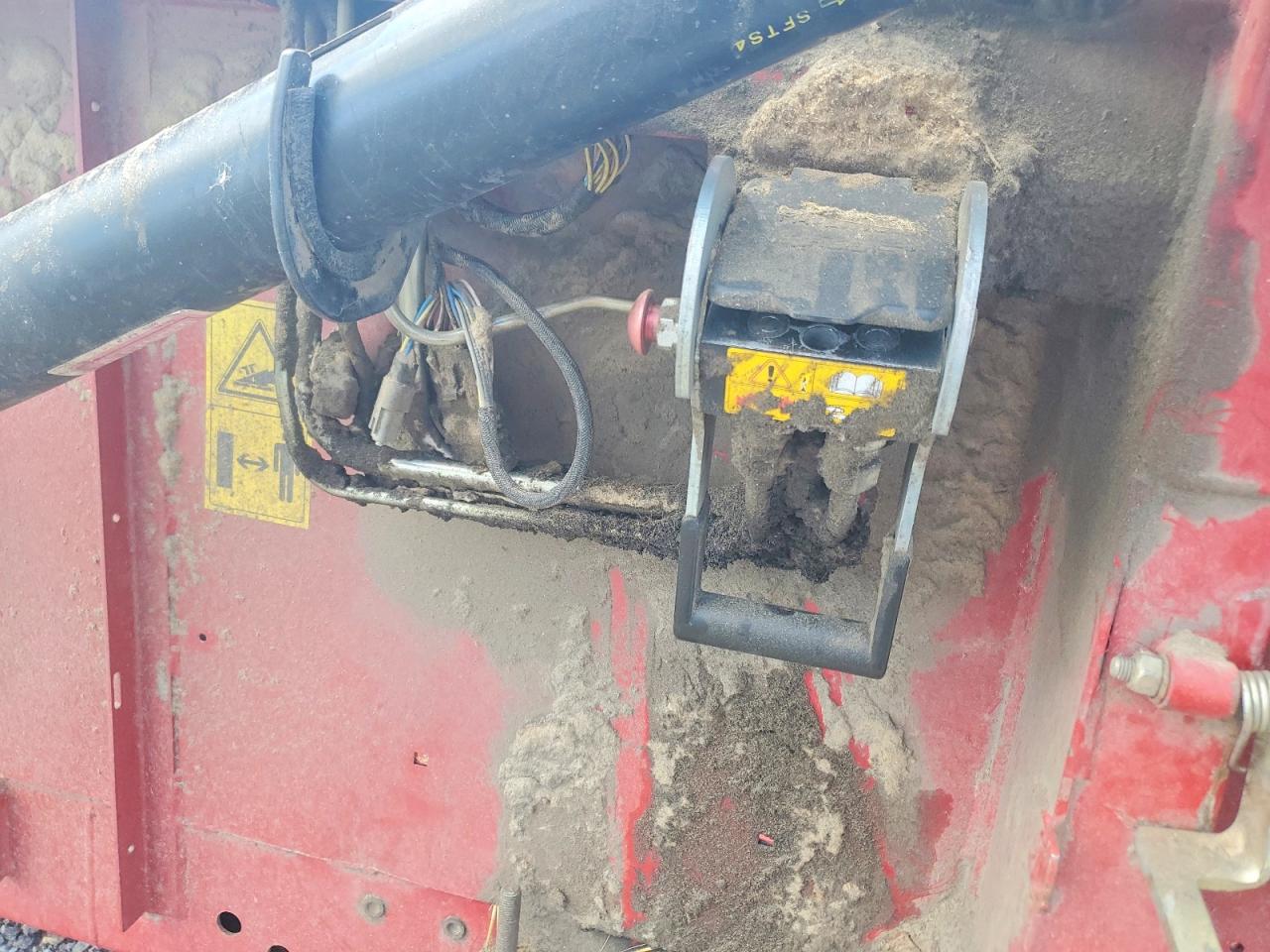 YBZL59260 · 2012 CASE 3020 · 8/10