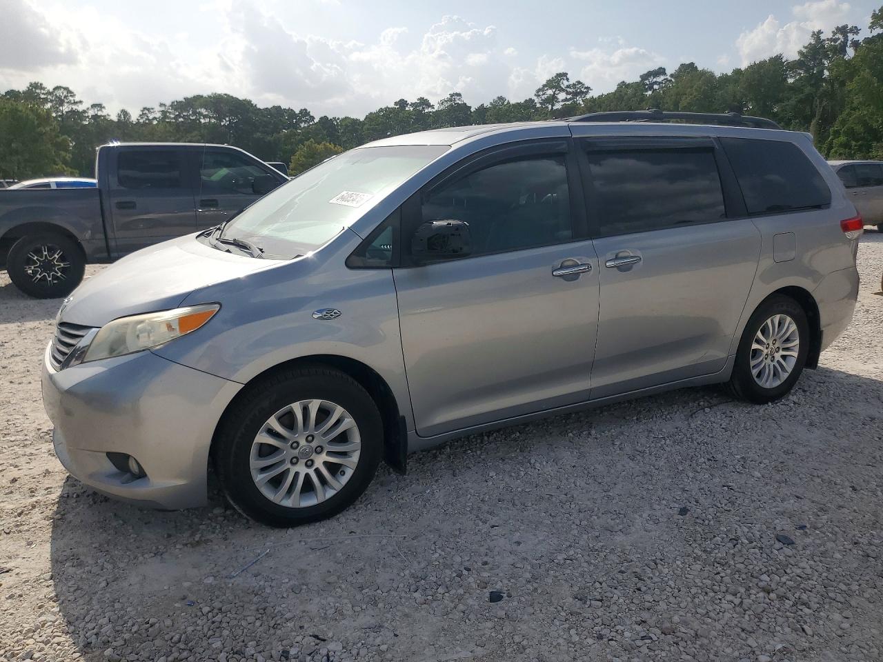 5TDYK3DC6DS324463 · 2013 TOYOTA SIENNA