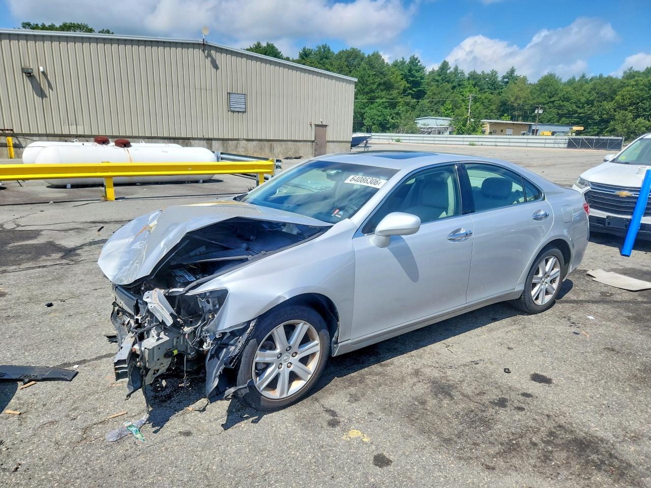 JTHBJ46GX82171998 · 2008 LEXUS ES
