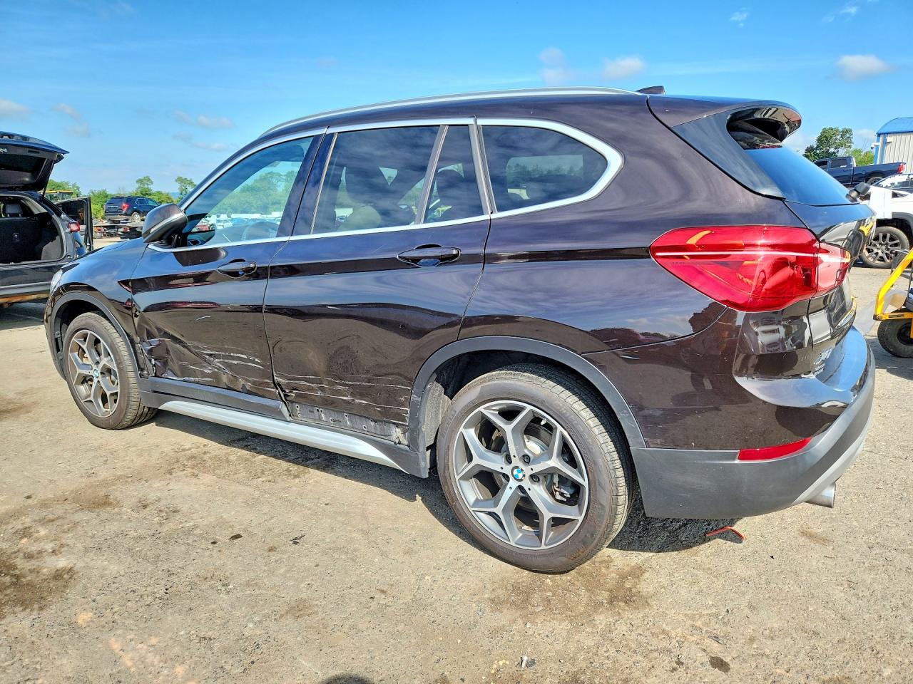 WBXHT3C38J3H32609 · 2018 BMW X1 · 2/13