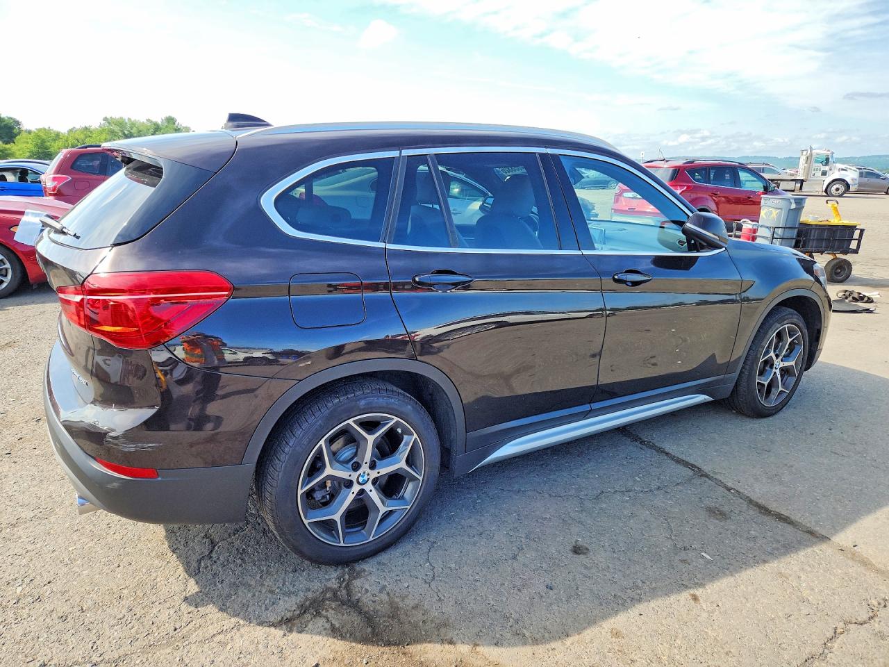 WBXHT3C38J3H32609 · 2018 BMW X1 · 3/13